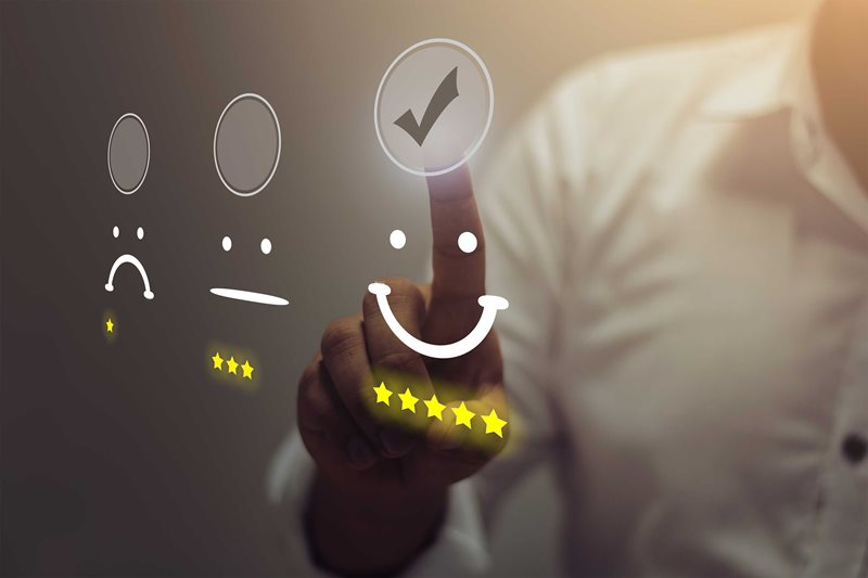  In che modo i touchpoint digitali influenzano il processo d'acquisto del cliente?